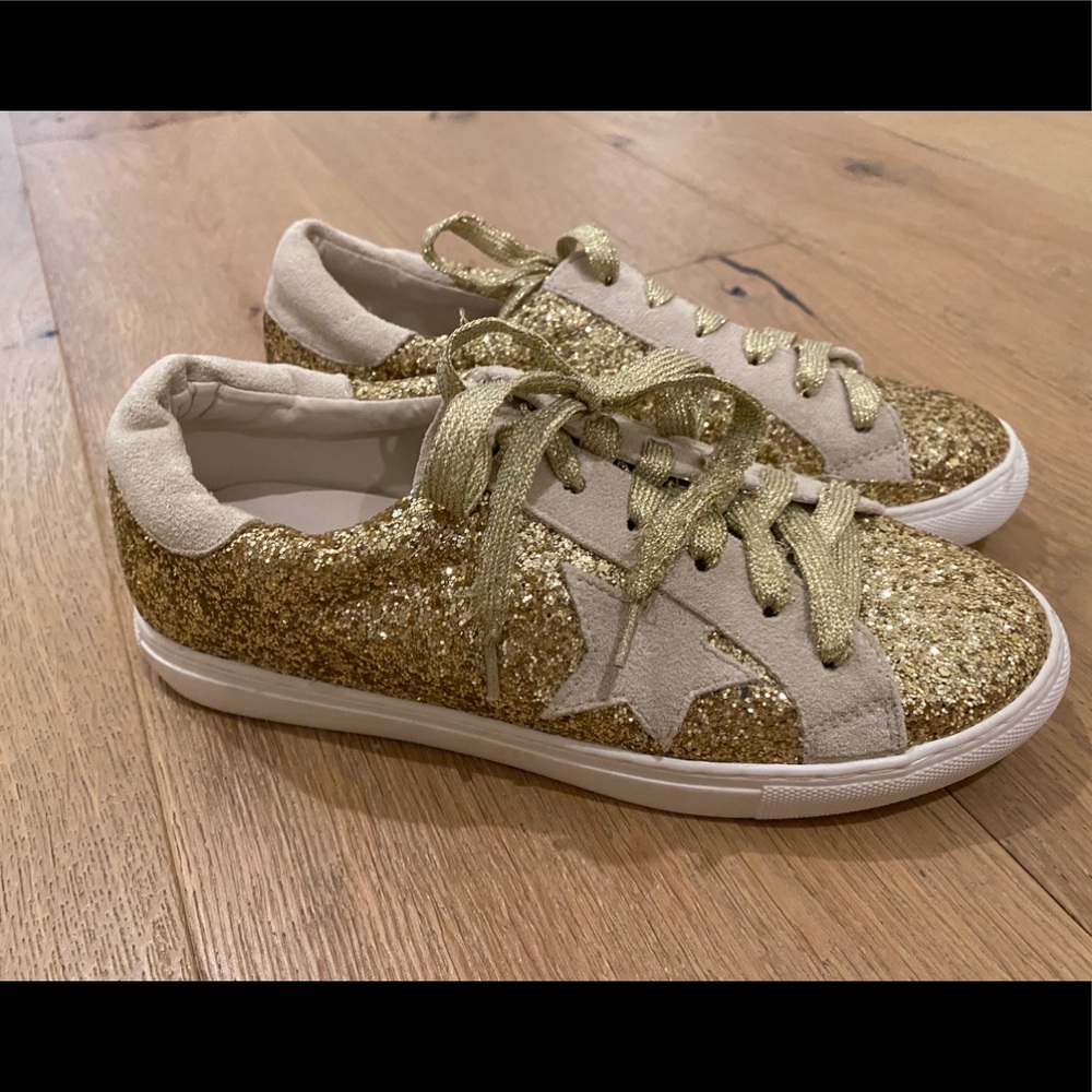 Sparkly / glitter gold sneakers